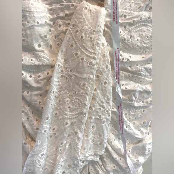 Brand new Missguided white broderie plunge shirt dress, size 4. - Picture 4 of 8